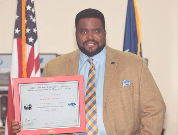 Antonio Williams, Chief Executive Officer with certificate from the 2019 EDEP Program